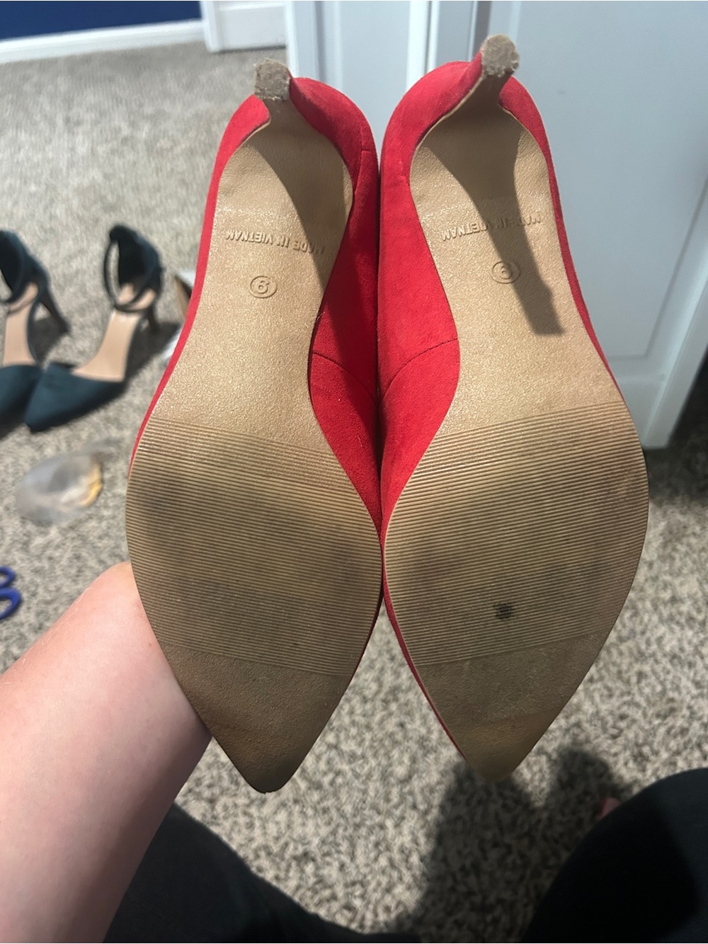 Red Heels - Picture 4 of 4